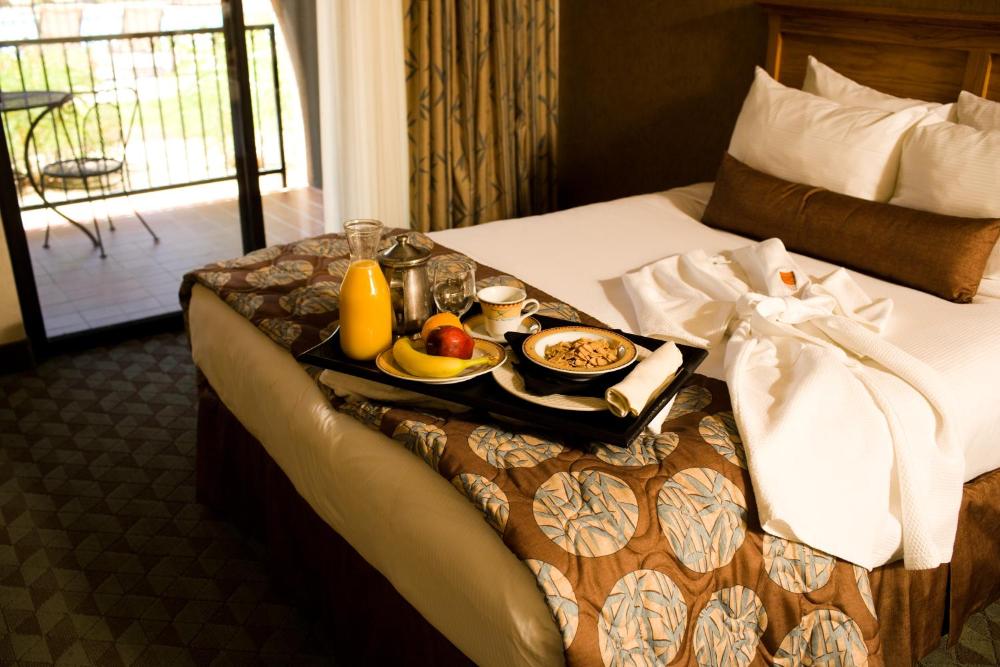 King Room with Sofa Bed interior